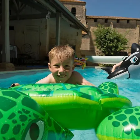 Дом отдыха Romantic Nr St Emilion With Private Pool And Views To For *