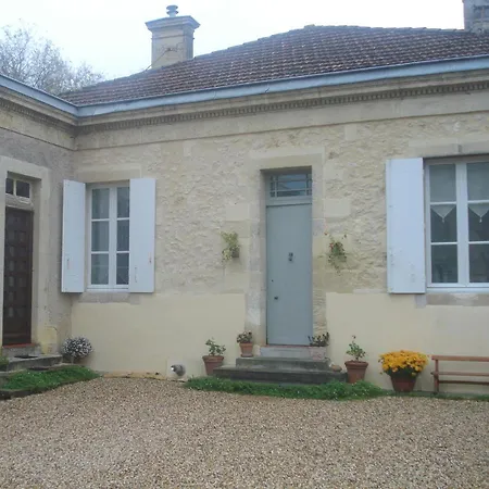 Дом отдыха Romantic Nr St Emilion With Private Pool And Views To For