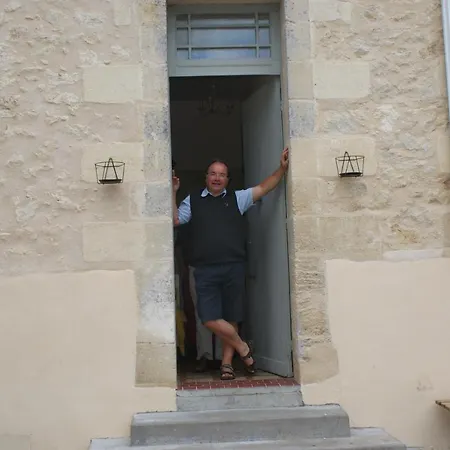 Romantic Nr St Emilion With Private Pool And Views To For Pujols (Gironde)