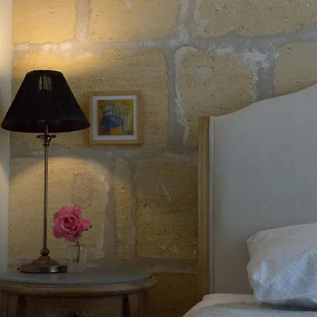 Romantic Nr St Emilion With Private Pool And Views To For Pujols (Gironde)